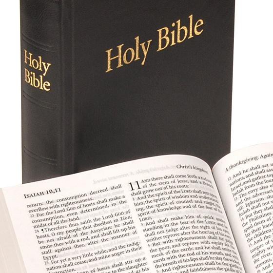 image 3 Holy Bible - King James moyen modèle noir (anglais)